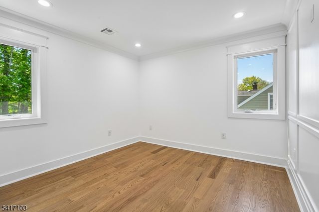 4 Holmes Ave, New Providence Boro, NJ 07974