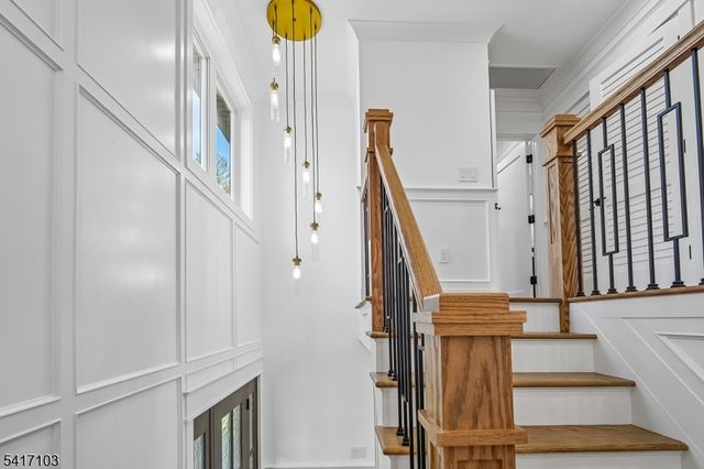 4 Holmes Ave, New Providence Boro, NJ 07974