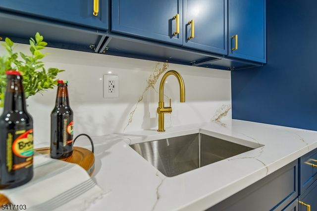 4 Holmes Ave, New Providence Boro, NJ 07974