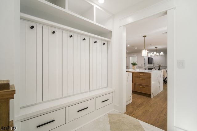 4 Holmes Ave, New Providence Boro, NJ 07974