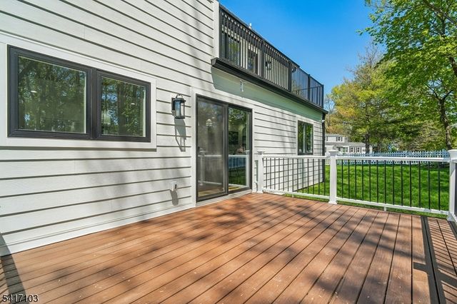 4 Holmes Ave, New Providence Boro, NJ 07974