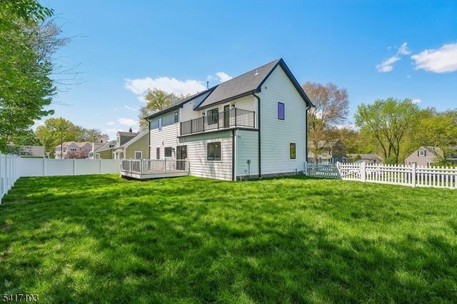 4 Holmes Ave, New Providence Boro, NJ 07974
