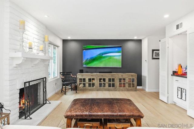 115 Vallarta Ct, Solana Beach, CA 92075