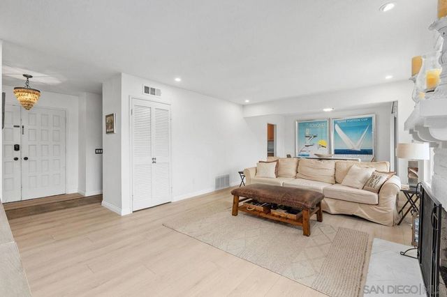 115 Vallarta Ct, Solana Beach, CA 92075