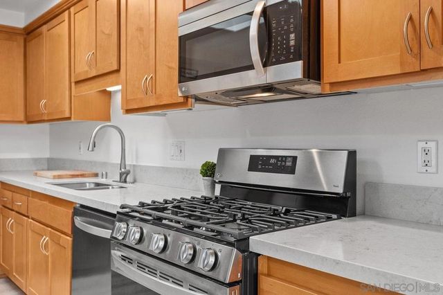 115 Vallarta Ct, Solana Beach, CA 92075