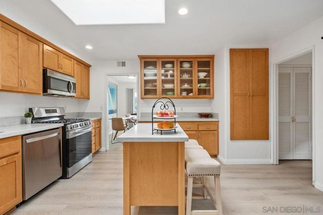 115 Vallarta Ct, Solana Beach, CA 92075