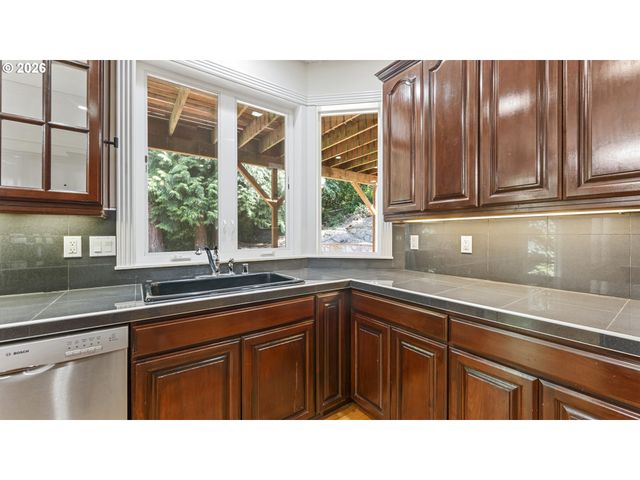 8118 Se 138TH Dr, Portland, OR 97236