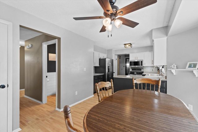 1028 S Imperial DRIVE, Hartland, WI 53029