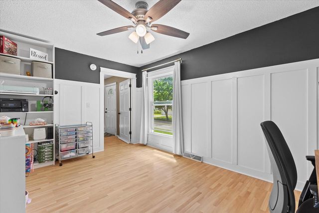 1028 S Imperial DRIVE, Hartland, WI 53029