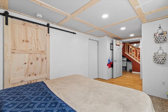 1028 S Imperial DRIVE, Hartland, WI 53029