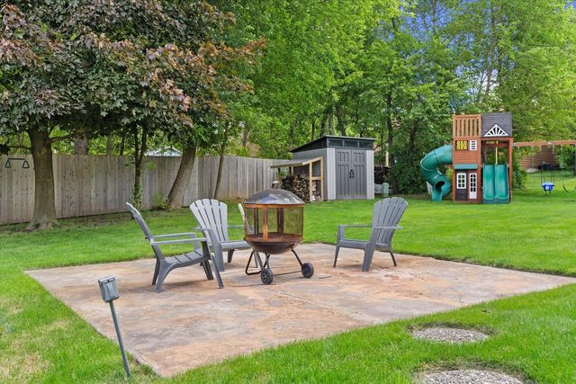 1028 S Imperial DRIVE, Hartland, WI 53029