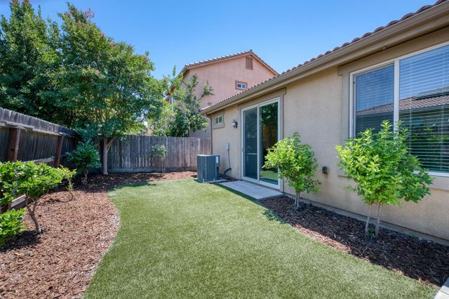 3269 Lahar Lane, Clovis, CA 93619