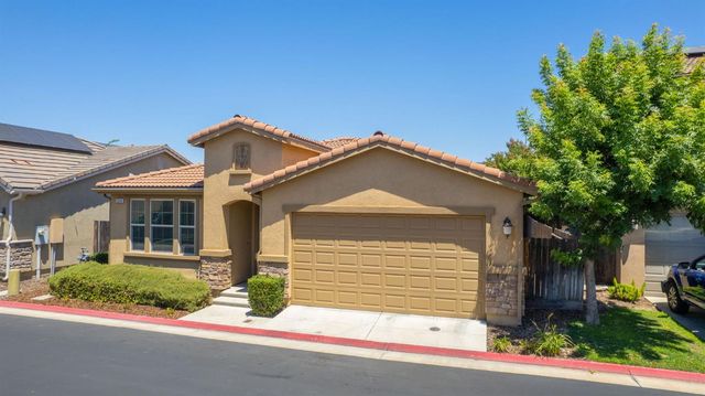 3269 Lahar Lane, Clovis, CA 93619