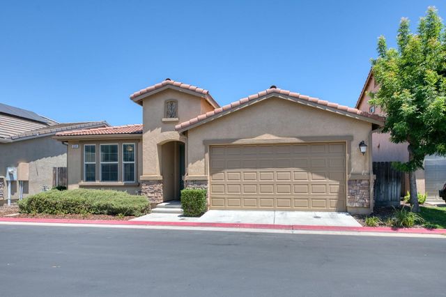 3269 Lahar Lane, Clovis, CA 93619