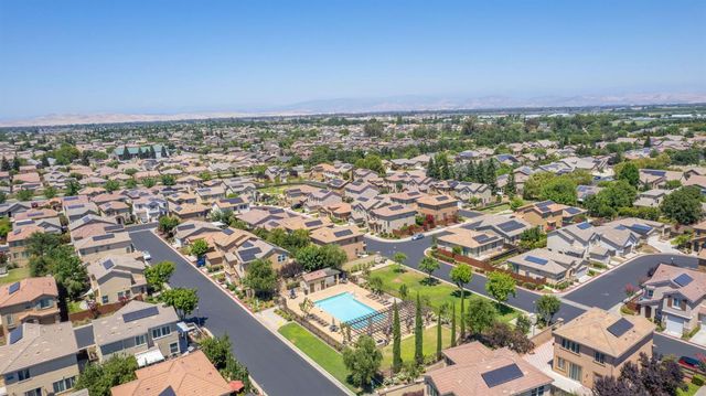 3269 Lahar Lane, Clovis, CA 93619