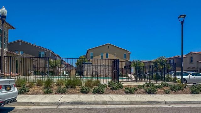 3269 Lahar Lane, Clovis, CA 93619