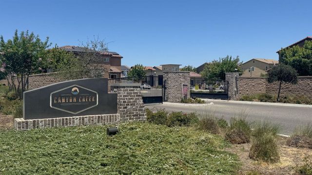 3269 Lahar Lane, Clovis, CA 93619