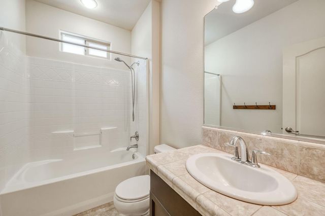 3269 Lahar Lane, Clovis, CA 93619