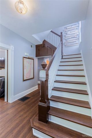 7358 Flora Avenue, Maplewood, MO 63143