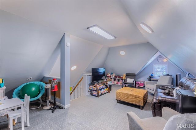 7358 Flora Avenue, Maplewood, MO 63143