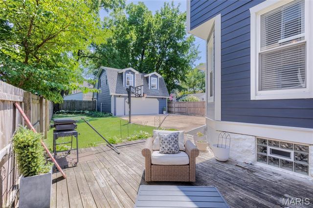 7358 Flora Avenue, Maplewood, MO 63143