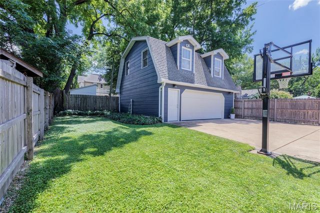 7358 Flora Avenue, Maplewood, MO 63143