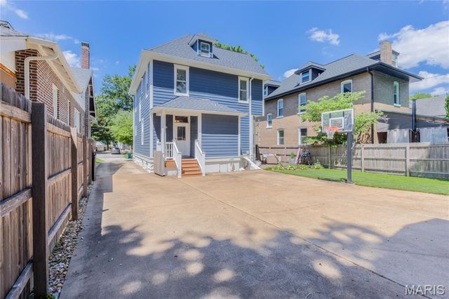 7358 Flora Avenue, Maplewood, MO 63143