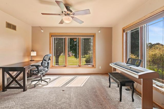 N39W32963 High Hill COURT, Nashotah, WI 53058