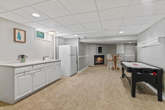 N39W32963 High Hill COURT, Nashotah, WI 53058