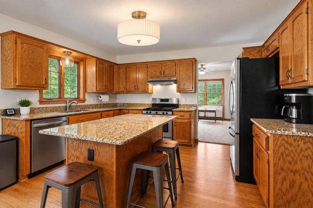 N39W32963 High Hill COURT, Nashotah, WI 53058
