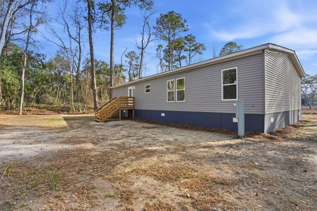 230 Carolina Drive, Saint Stephen, SC 29479