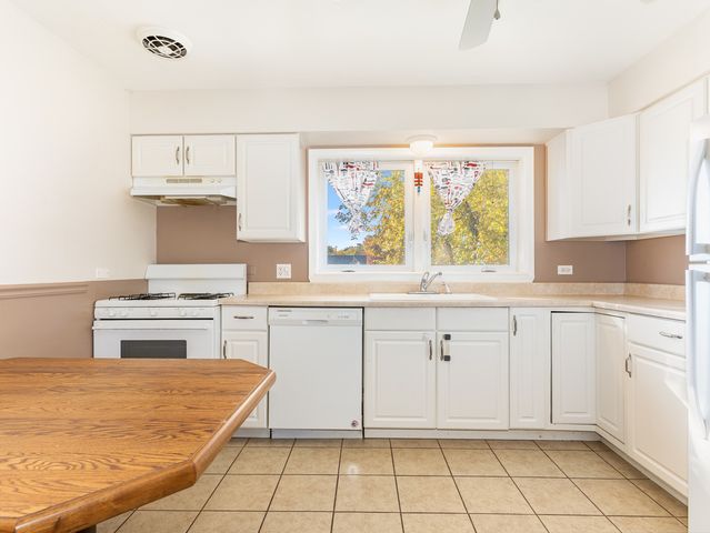 10548 Mason Avenue 2, Chicago Ridge, IL 60415