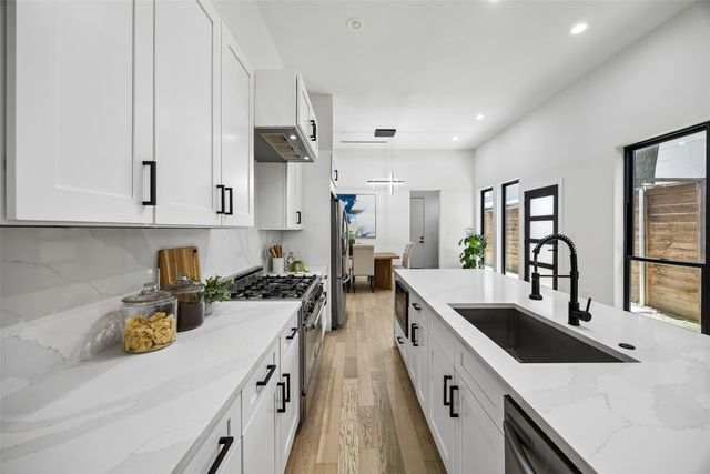 4217 Roseland Avenue, Dallas, TX 75204