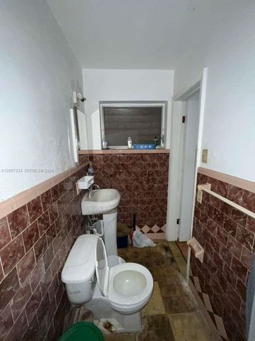 6841 SW 16th Ct, Pembroke Pines, FL 33023