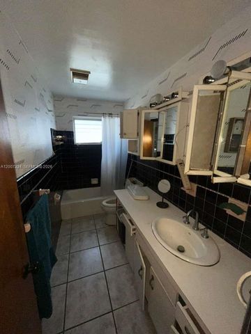 6841 SW 16th Ct, Pembroke Pines, FL 33023