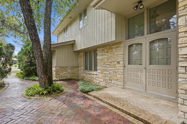 8894 Greenmeadow LANE, Greendale, WI 53129