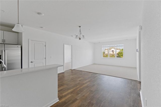 1732 Dromolin Dr Ste 206, Virginia Beach, VA 23456