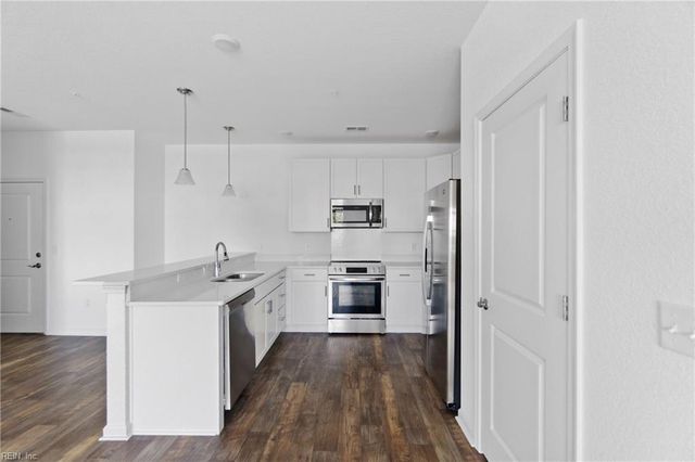 1732 Dromolin Dr Ste 206, Virginia Beach, VA 23456