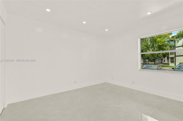8320 Sands Point Boulevard M107, Tamarac, FL 33321