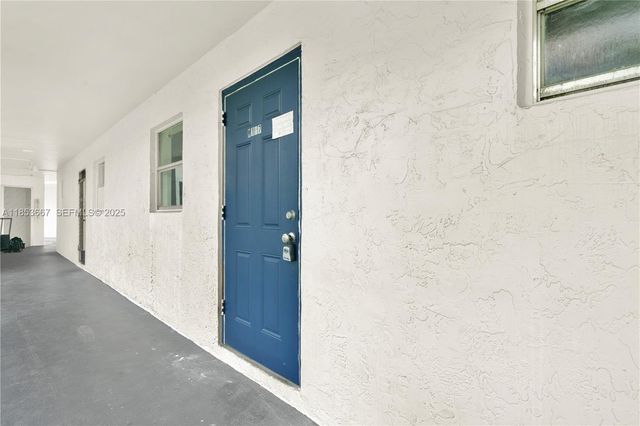 8320 Sands Point Boulevard M107, Tamarac, FL 33321