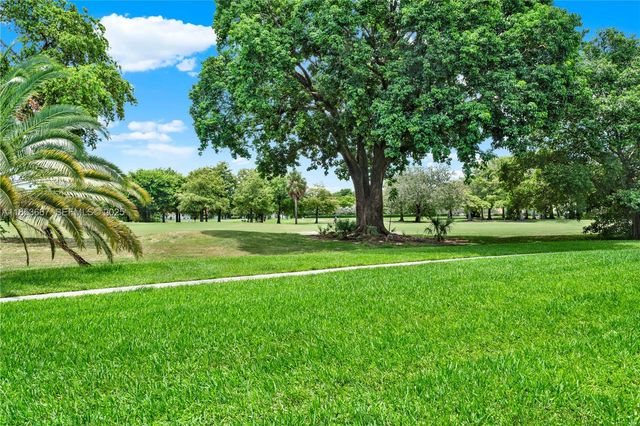 8320 Sands Point Boulevard M107, Tamarac, FL 33321