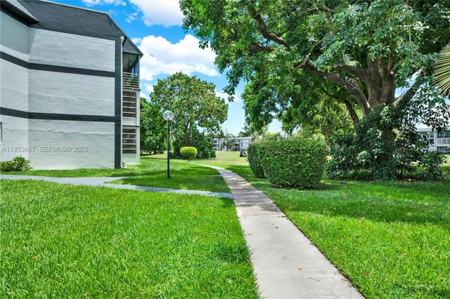 8320 Sands Point Boulevard M107, Tamarac, FL 33321