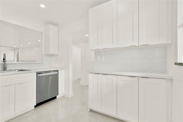 8320 Sands Point Boulevard M107, Tamarac, FL 33321