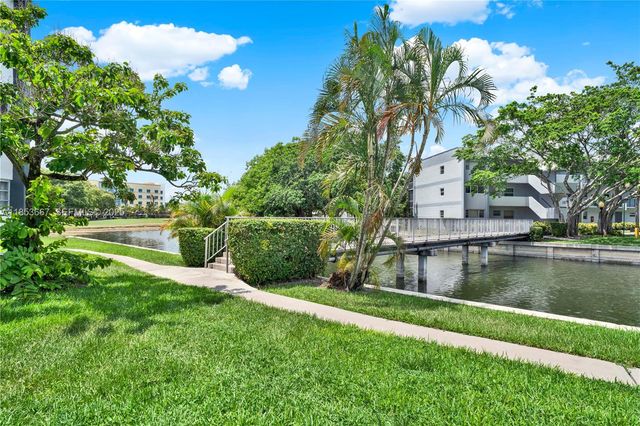 8320 Sands Point Boulevard M107, Tamarac, FL 33321