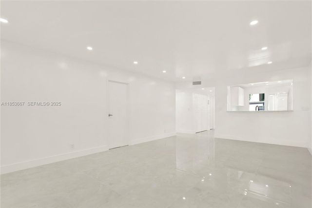 8320 Sands Point Boulevard M107, Tamarac, FL 33321