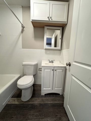 625 Main Street 18, Reading, MA 01867