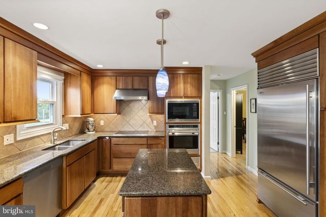 2034 BUCKINGHAM DR, Jamison, PA 18929