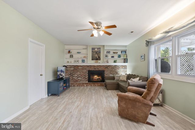 2034 BUCKINGHAM DR, Jamison, PA 18929