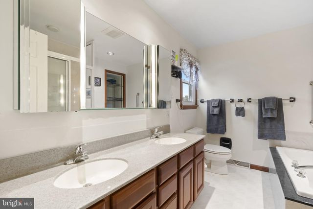 2034 BUCKINGHAM DR, Jamison, PA 18929