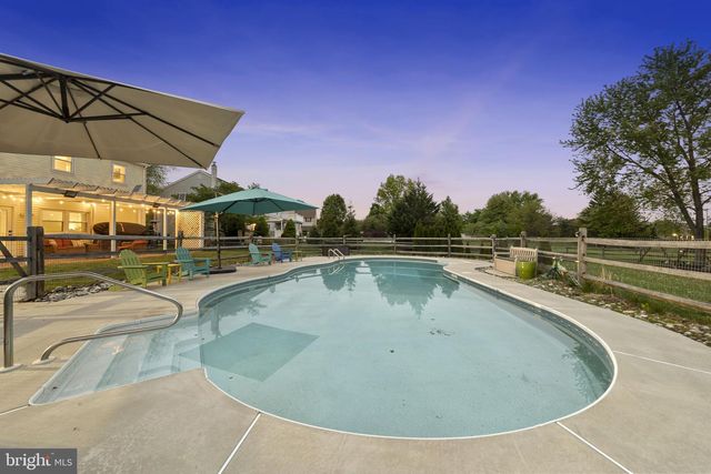 2034 BUCKINGHAM DR, Jamison, PA 18929